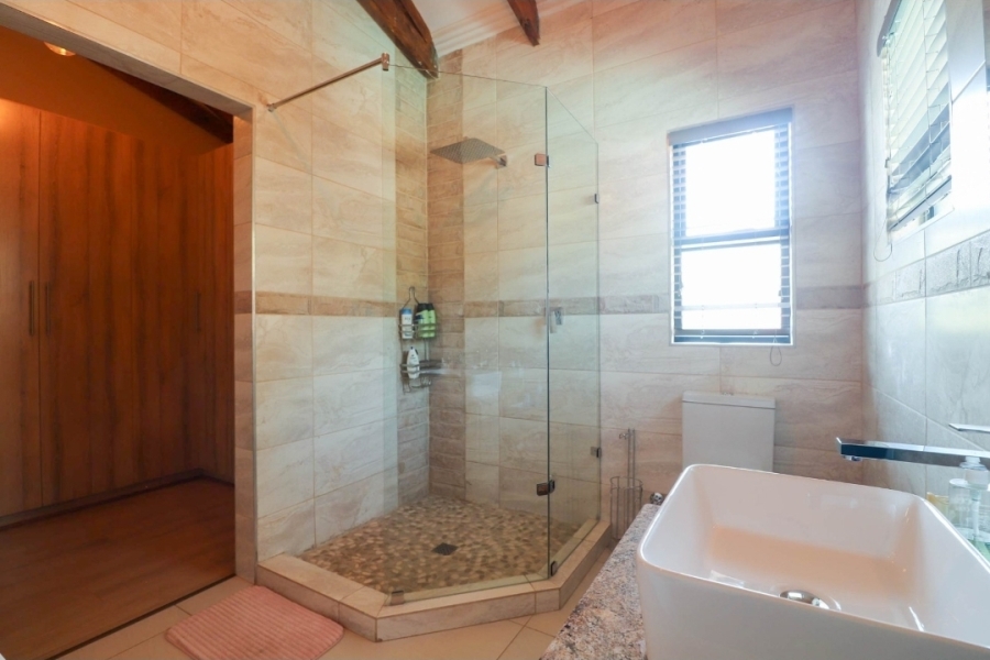 5 Bedroom Property for Sale in Protea Park North West